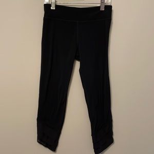 Athleta Girl black capris - sz 12